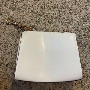 White crossbody with gold chain